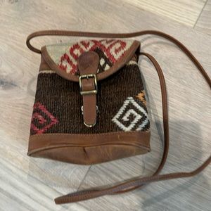 The Loom Alaska, Crossbody bag